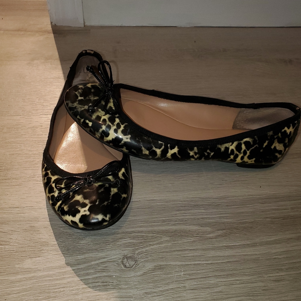 Women's Banana Republic flats shoes size 7.5